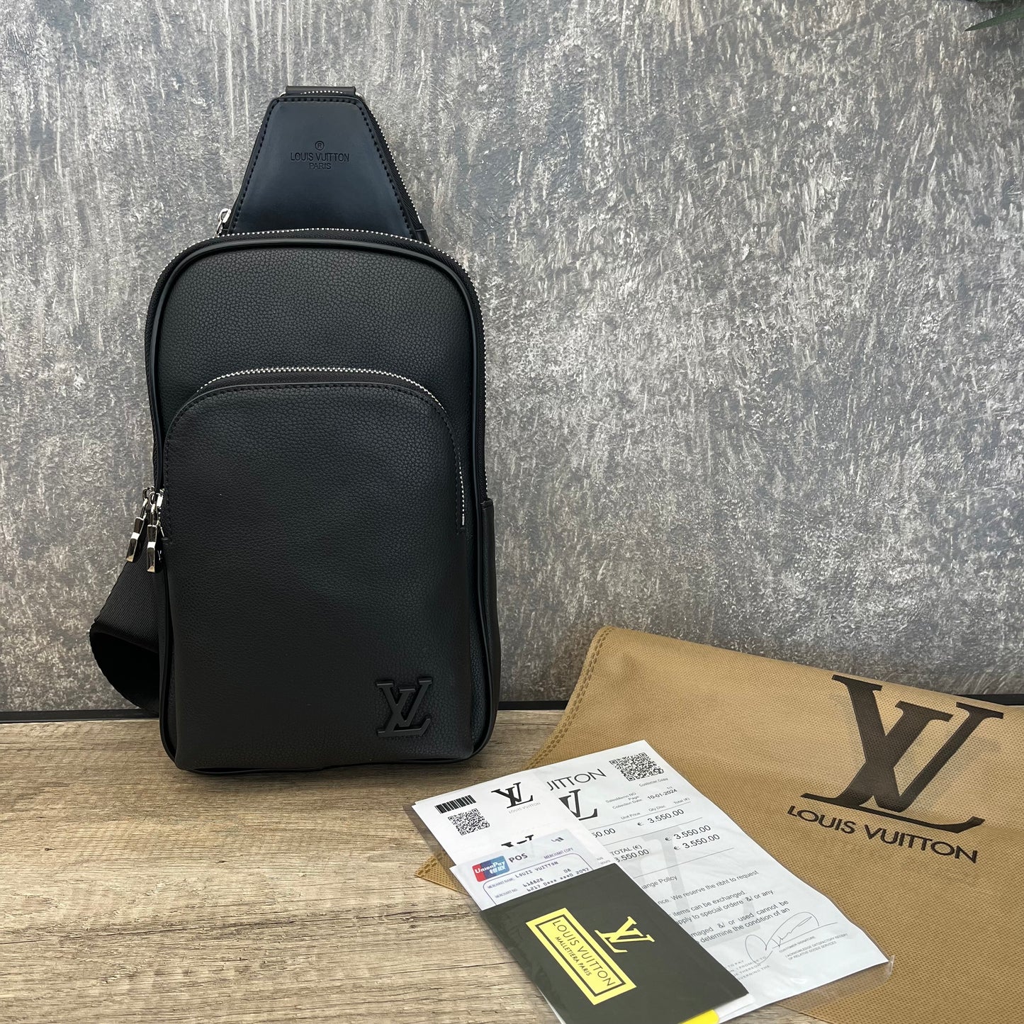 LV Avenue Slingbag NM Black