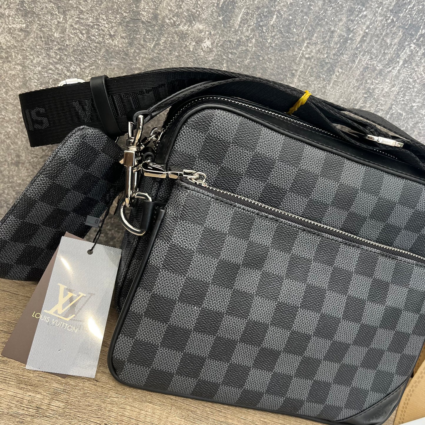 LV Trio Messenger Grey Damier
