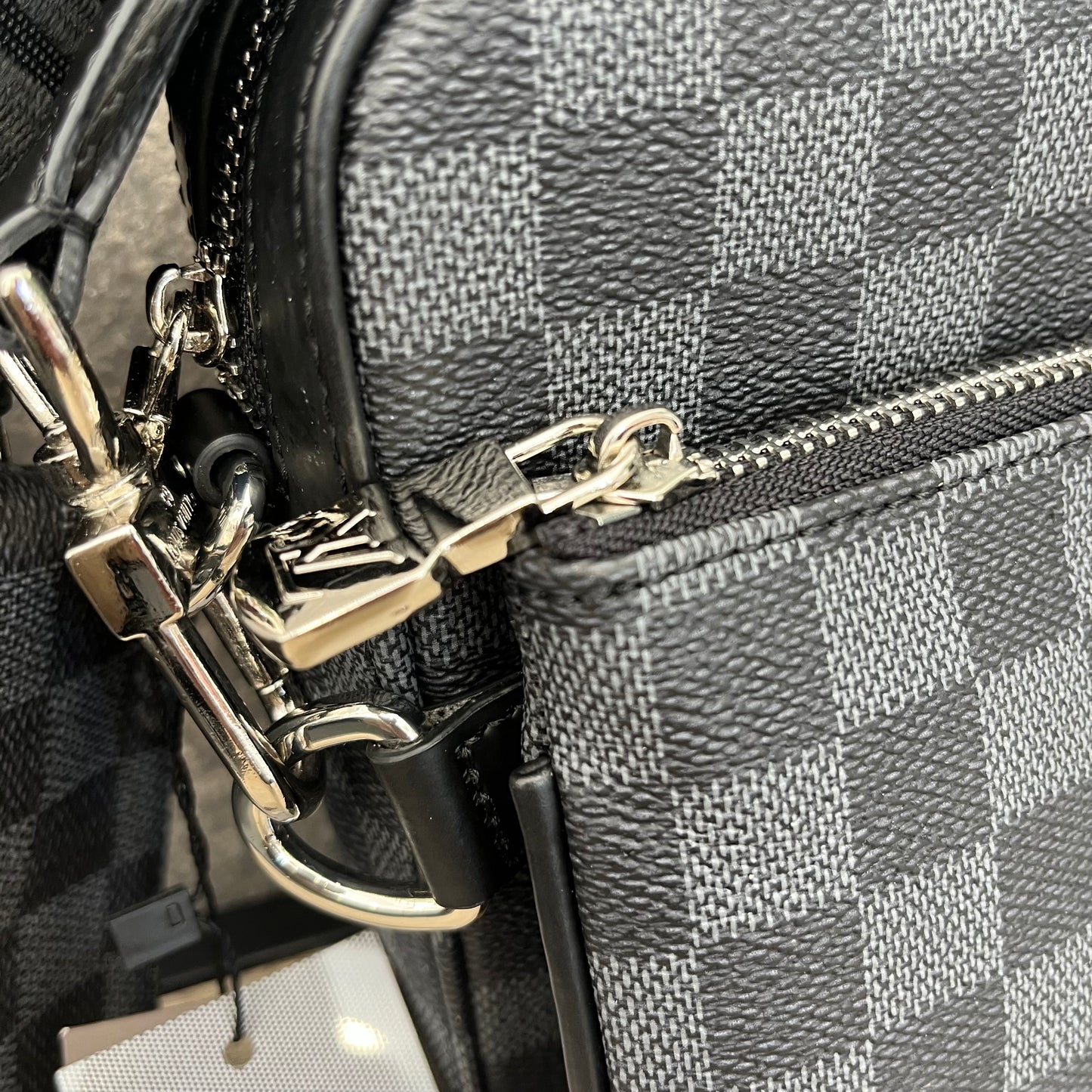 LV Trio Messenger Grey Damier