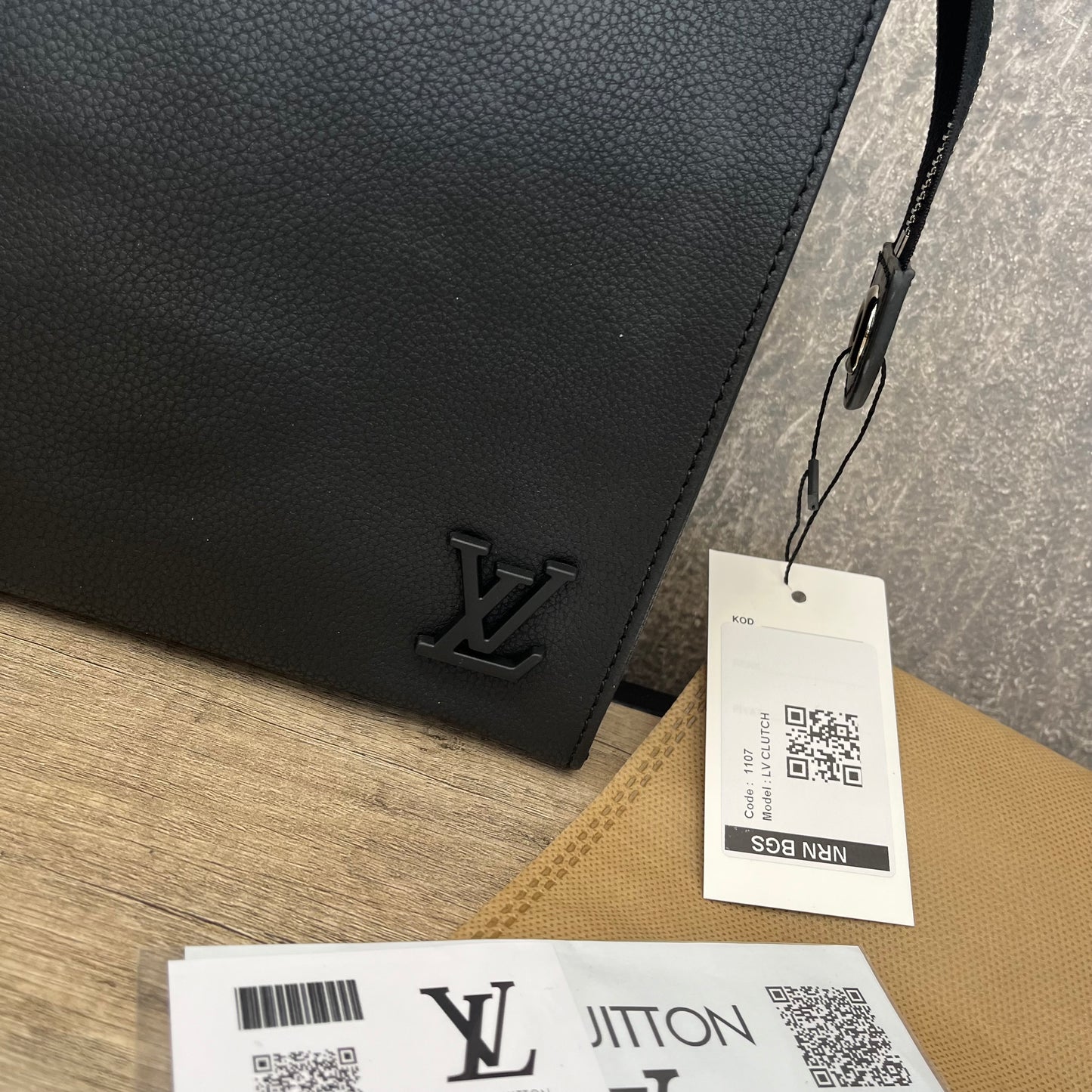LV Toiletry Pouch 26 Black