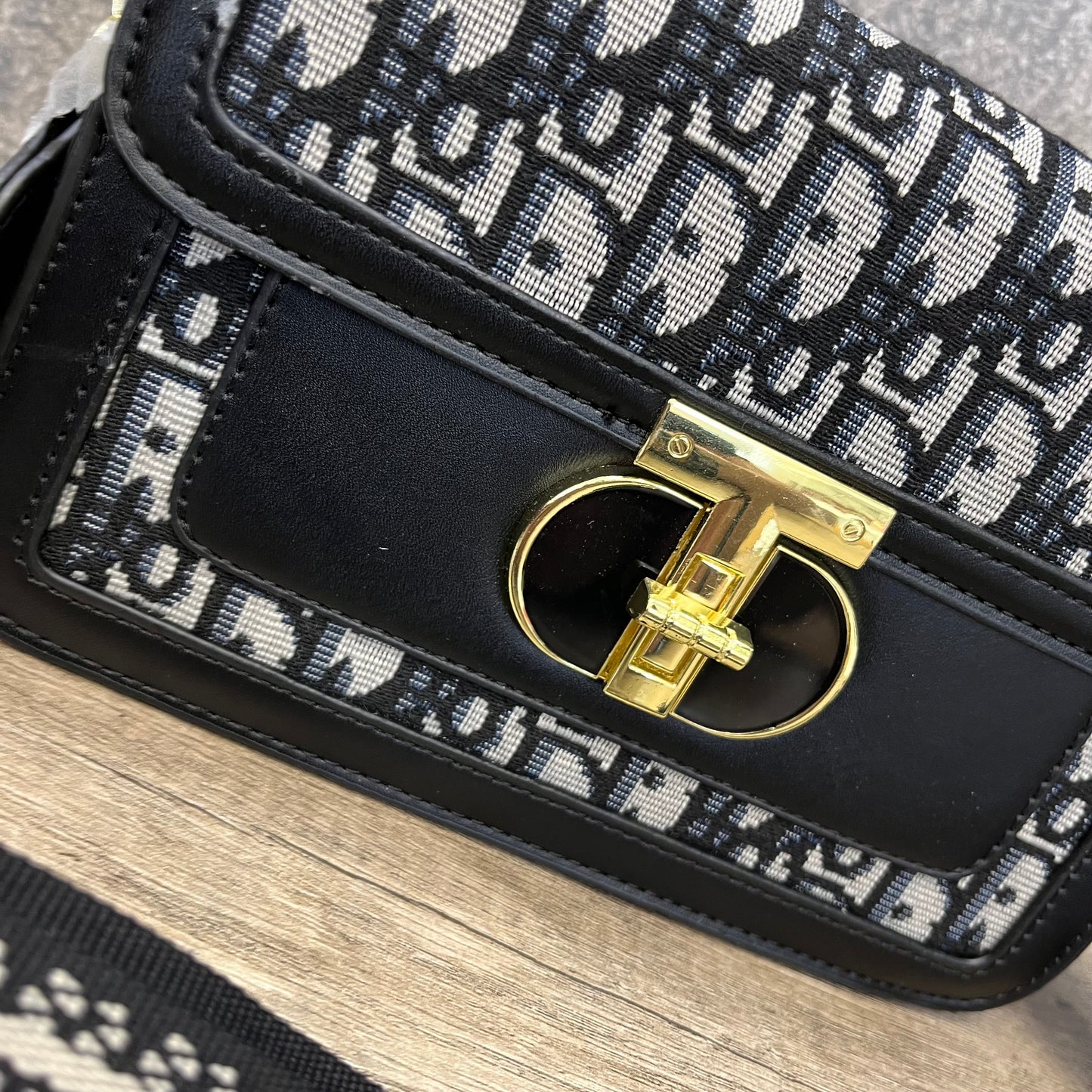 Montaigne Eeast-West Bag