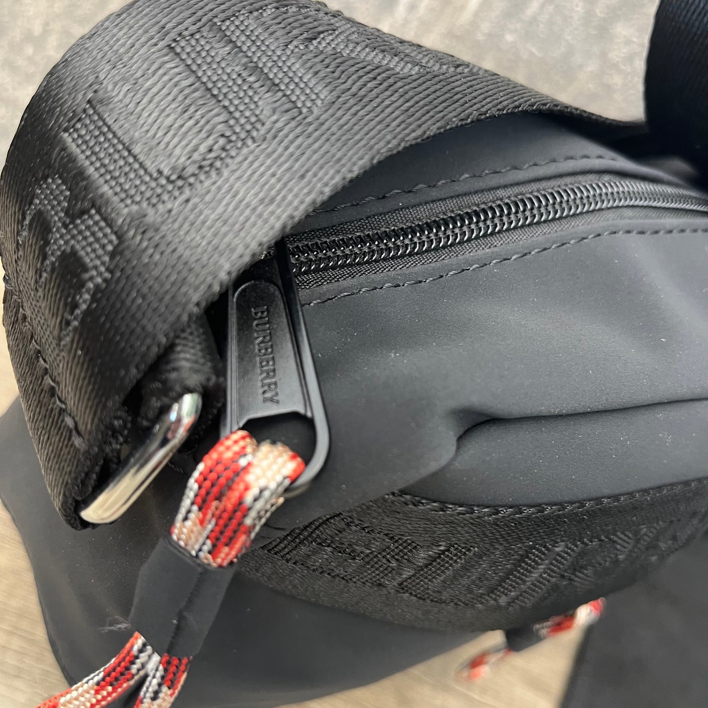 Burberry Slingbag Black