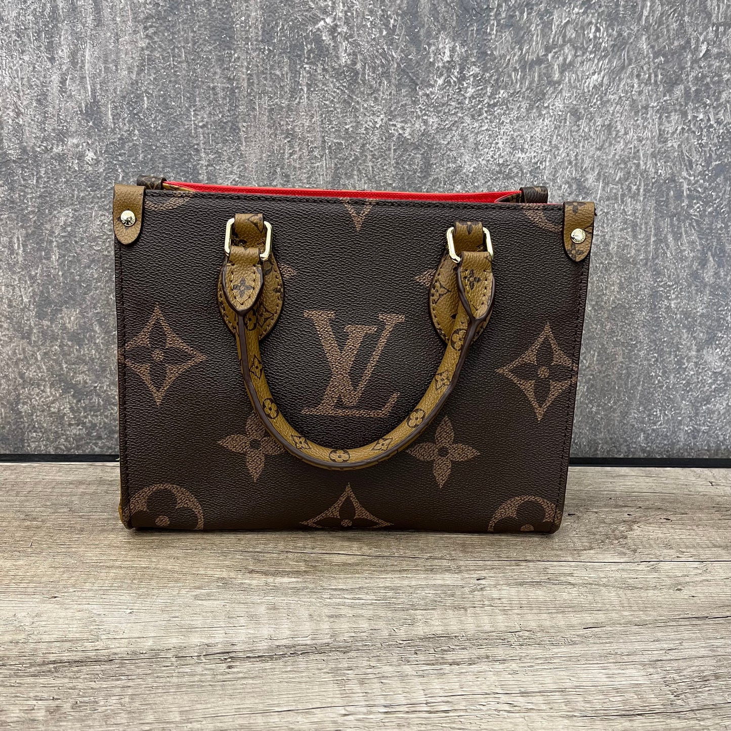 LV On The Go PM