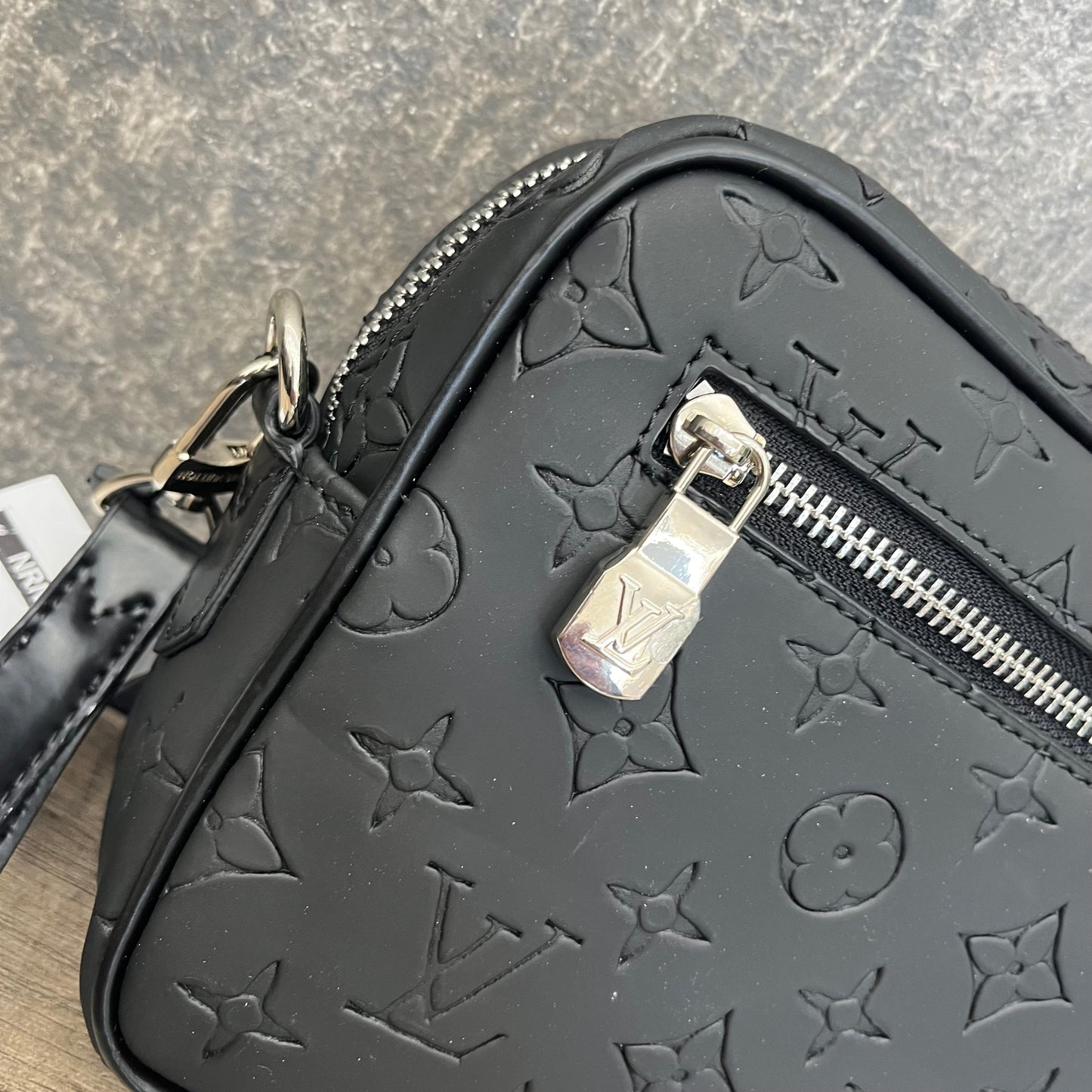 LV Kasai Clutch Black Monogram