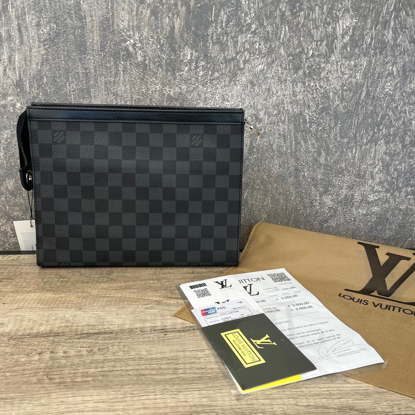 LV Toiletry Pouch 26 Grey Damier