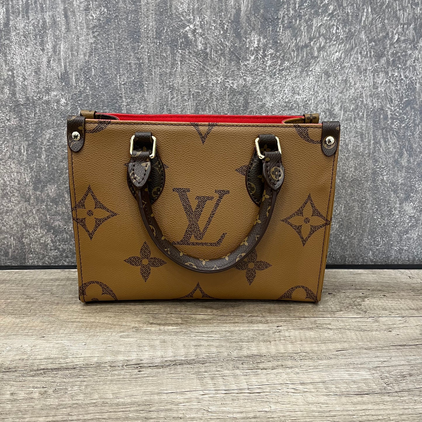 LV On The Go PM