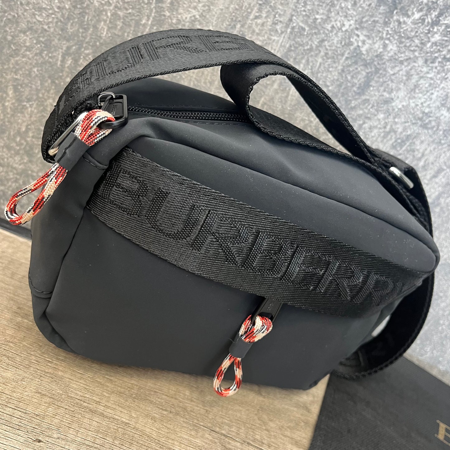 Burberry Slingbag Black