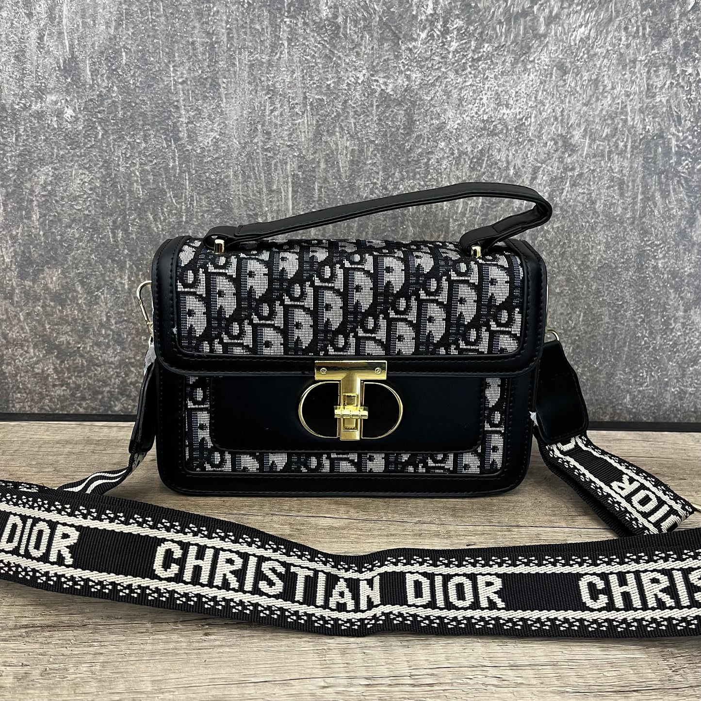 Montaigne Eeast-West Bag