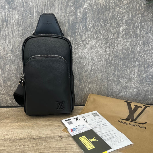 LV Avenue Slingbag NM Black