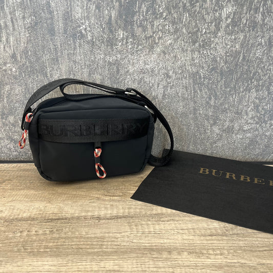 Burberry Slingbag Black