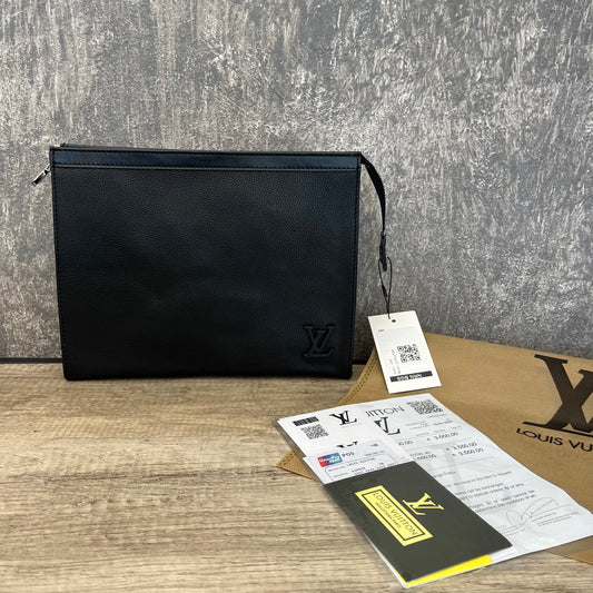 LV Toiletry Pouch 26 Black