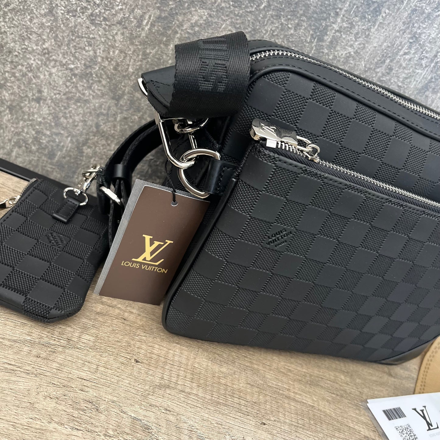 LV Trio Messenger Black Damier