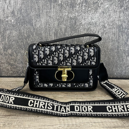 Montaigne Eeast-West Bag